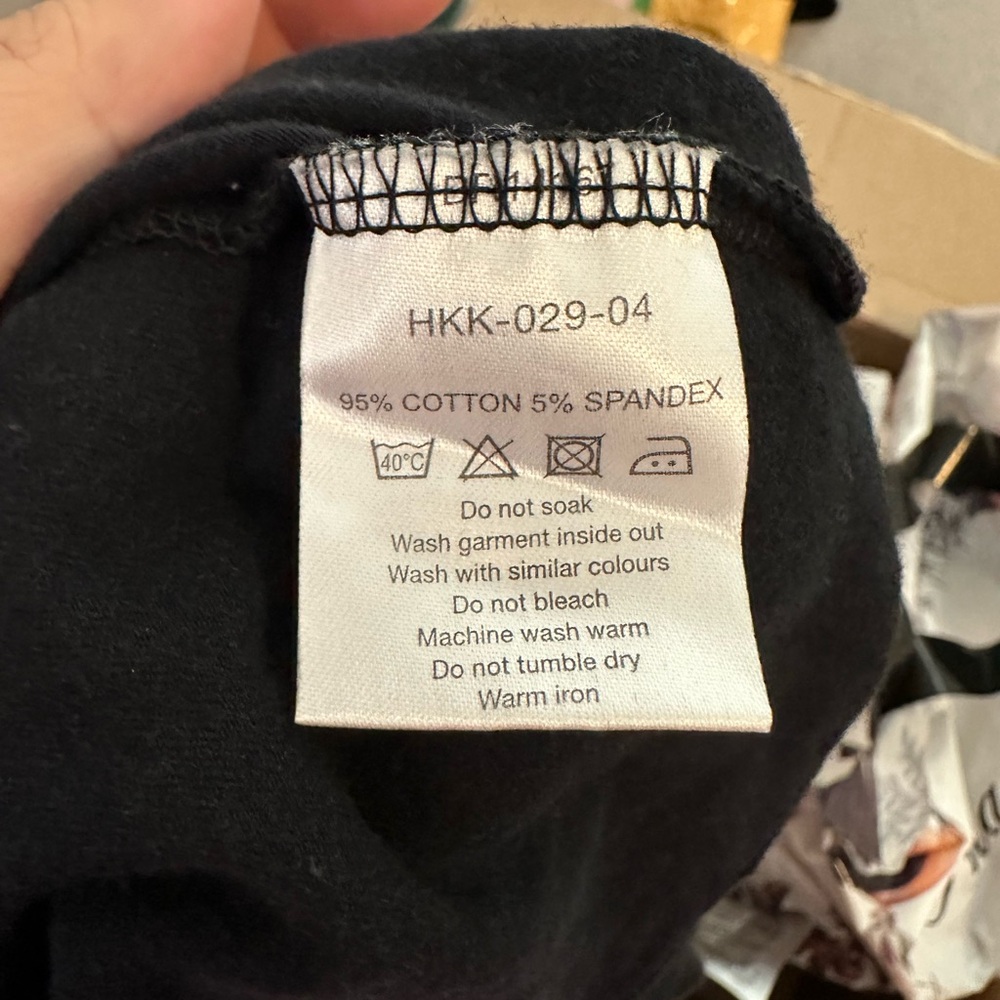 Burberry Black Tee with Red Logo and nova check Patterned Collar short sleeve - Picture 8 of 12